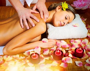 massage-with-candles-a